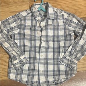 The Children's Place Classic Plaid Button-Up Shirt.  Size kids 5/6.